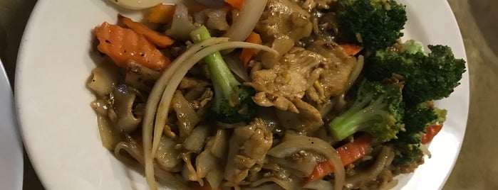Amazing Thai Lao Cuisine is one of Ericさんのお気に入りスポット.