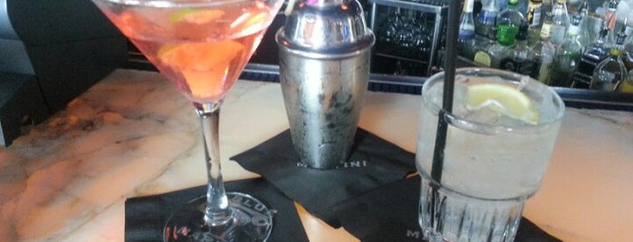 Blue Martini Lounge is one of Locais salvos de Tanner.