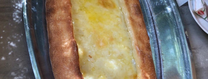 Haçapuri Karadeniz Pide is one of yemek.