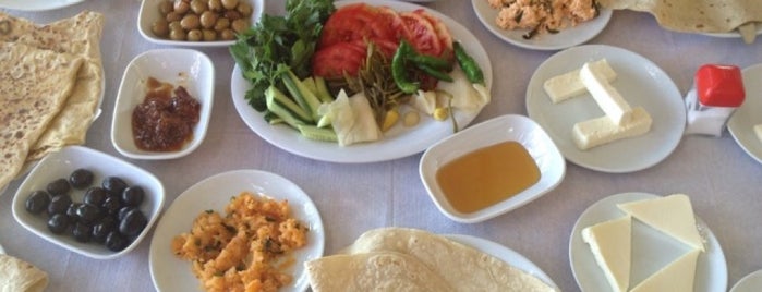 Ünlü Köy Kahvaltısı is one of Locais curtidos por Maureen.