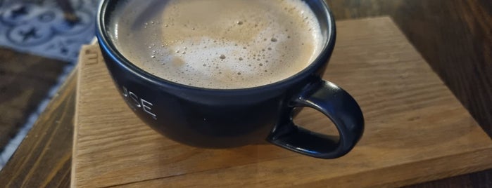 Pause Coffea is one of Tempat yang Disukai Serbay.