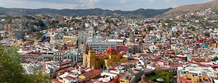 Guanajuato is one of Lieux qui ont plu à Dmitry.