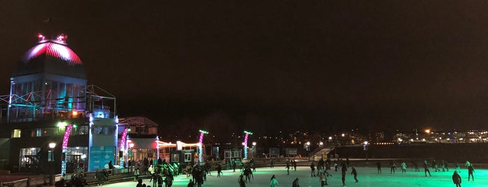 Patinoire des Quais is one of Montreal.