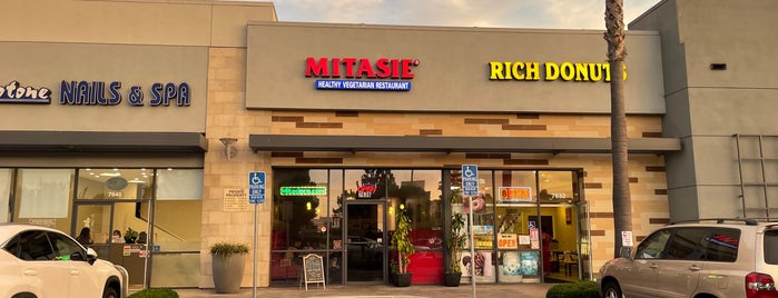 Mitasie 3 Vegetarian Restaurant is one of CA.