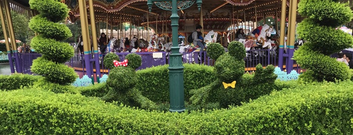 Hidden Mickey@Fantasy Land is one of 隠しミッキー.