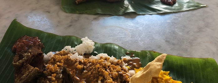 Yap Kee Banana Leaf Rice is one of Lugares guardados de WSL.