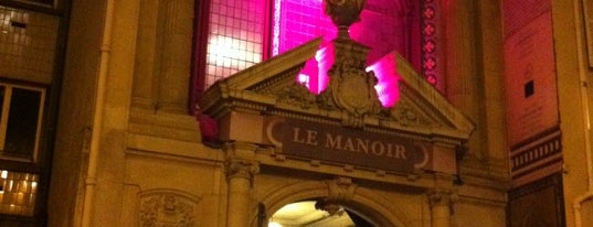Le Manoir de Paris is one of Sorties et ballades autour du bureau.
