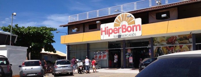 Supermercado HiperBom is one of Locais curtidos por Santiago.