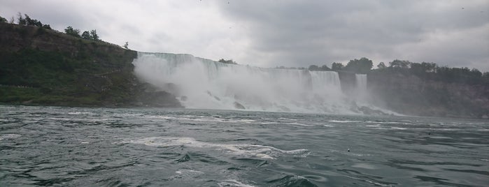 Hornblower Niagara Cruises is one of Orte, die Louise gefallen.