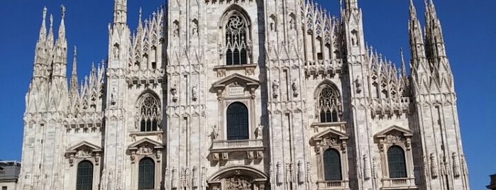 Duomo di Milano is one of สถานที่ที่ Louise ถูกใจ.