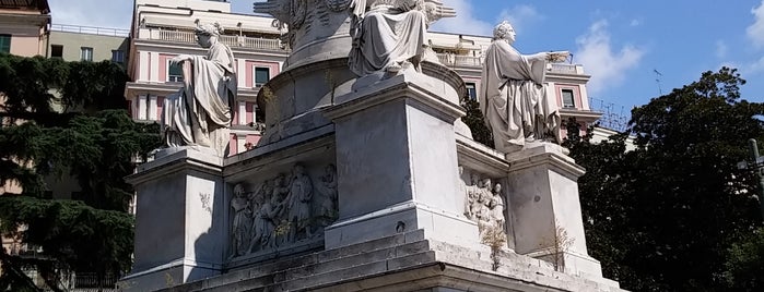 Statua di Cristoforo Colombo is one of Lugares favoritos de Louise.