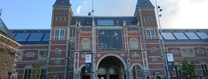 Rijksmuseum is one of Lieux qui ont plu à Louise.