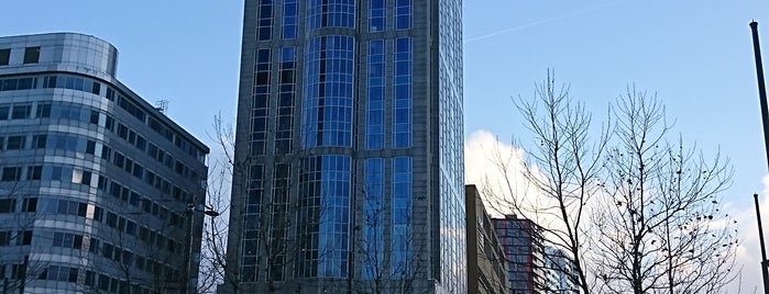Rotterdam Marriott Hotel is one of Locais curtidos por Louise.