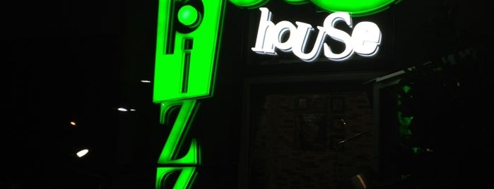 Pizza House 360 is one of Днепр.