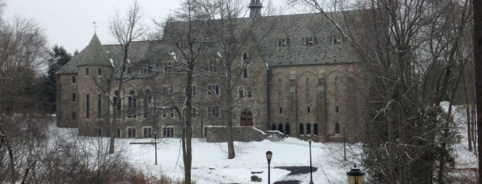 Skinner Hall of Music is one of Campus Locations.