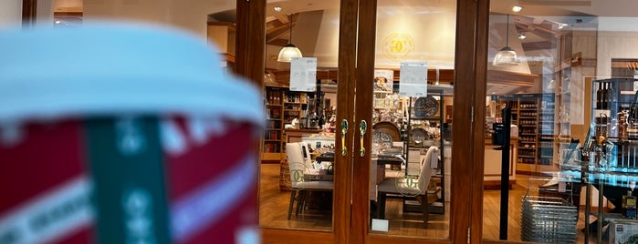 Williams-Sonoma is one of Outlet Store.