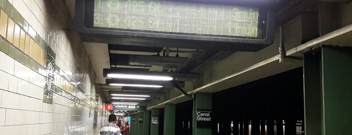 MTA Subway - Canal St (6/J/N/Q/R/W/Z) is one of Jason'un Beğendiği Mekanlar.
