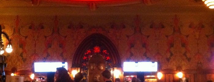 Pathé Tuschinski is one of Andreyさんのお気に入りスポット.