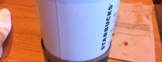 Starbucks is one of Lugares favoritos de Jason.