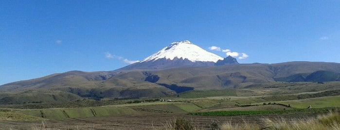 Cotopaxi Volcano is one of Lugares favoritos de Paige.