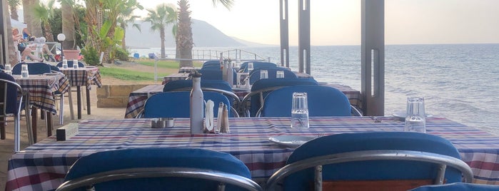 Souli Seafront Restaurant is one of สถานที่ที่ Yiannis ถูกใจ.