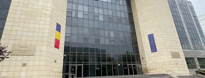 Tribunalul Municipiului București is one of work places.