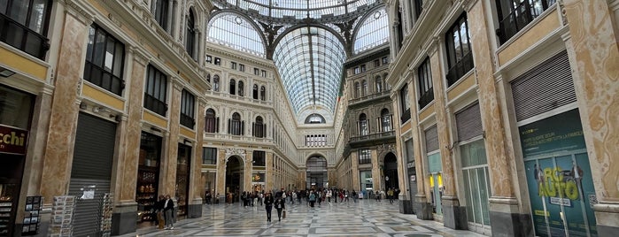 Galleria Umberto I is one of Italie.