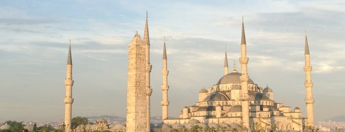 İstanbul is one of Tempat yang Disukai Aptraveler.
