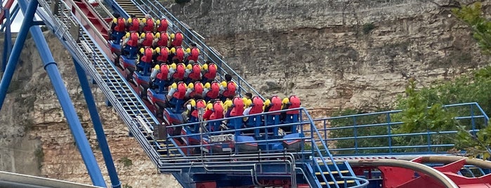 SUPERMAN: Krypton Coaster is one of National Rollercoaster Roundup.