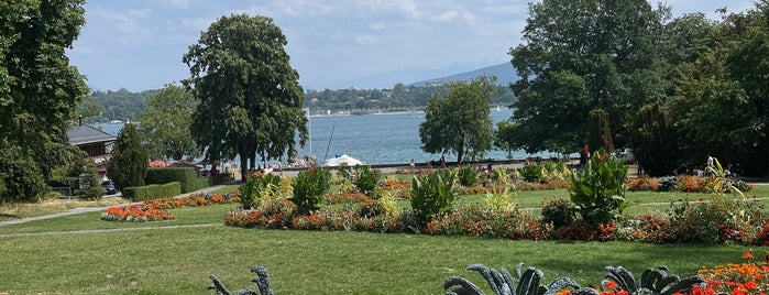 La Perle du Lac is one of Geneva.