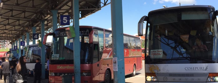Stacioni i Autobusëve / Bus Station is one of Tempat yang Disukai Aptraveler.