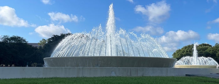 Mecom Fountain is one of Places To Visit In Houston.
