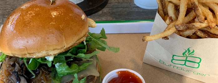 Buff Burger is one of Aptraveler : понравившиеся места.