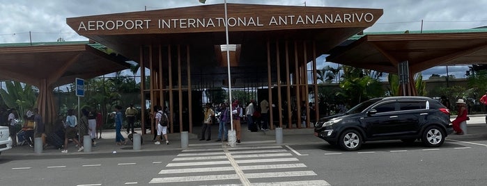 Ivato International Airport (TNR) is one of Aeroportos.