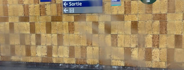 RER Cité Universitaire [B] is one of Paris Metro.