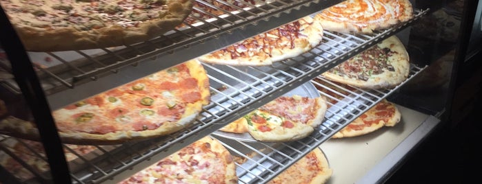 Ciro's Pizzeria is one of Aptraveler : понравившиеся места.