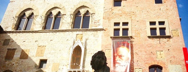 Piazza del Comune is one of Prato.