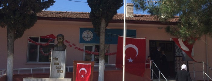 Yeniköy Elif Alpdemir İlkokulu is one of Tempat yang Disukai Leila.