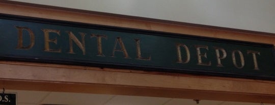 Dental Depot is one of Posti che sono piaciuti a Tyson.
