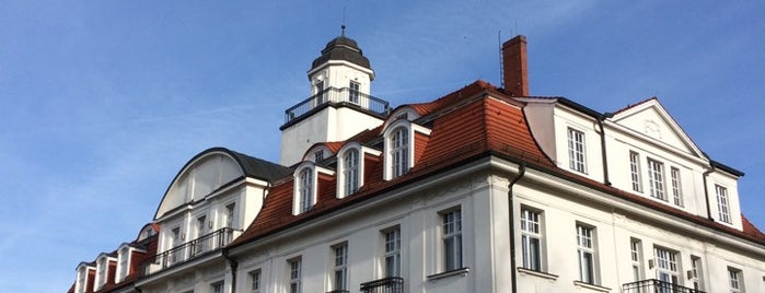 Schloss Genshagen is one of Architekt Robert Viktor Scholz'un Kaydettiği Mekanlar.