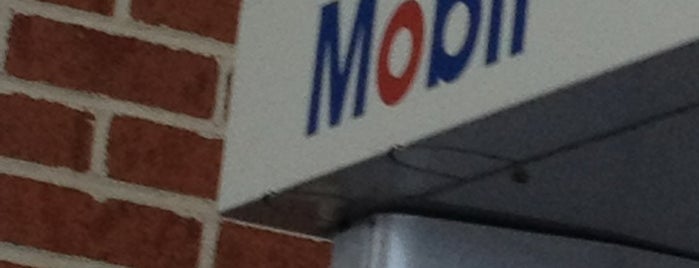 Mobil is one of Lieux qui ont plu à Ray.