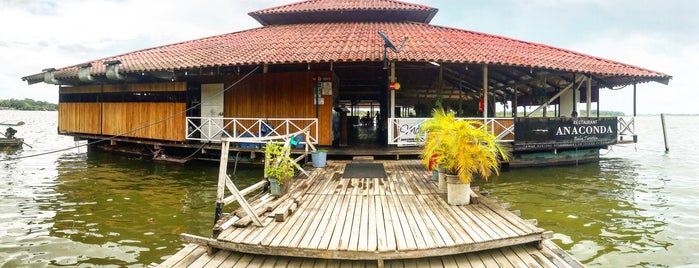 Balsa turística Anaconda is one of Pucallpa.