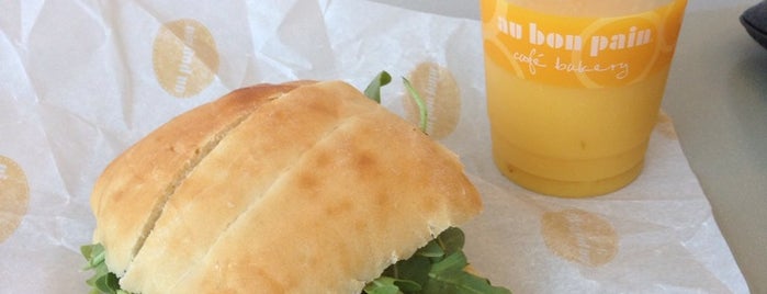 Au Bon Pain is one of Alberto J S’s Liked Places.