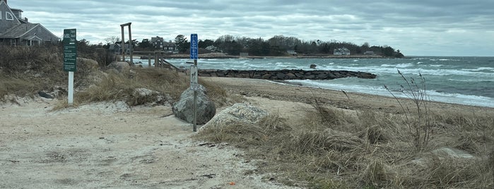 Stoney Beach is one of MJ's Cape Cod List.