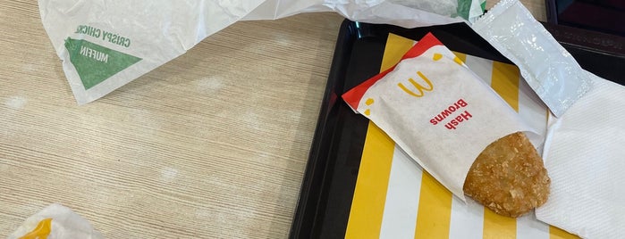 McDonald's & McCafé is one of Locais curtidos por ꌅꁲꉣꂑꌚꁴꁲ꒒.