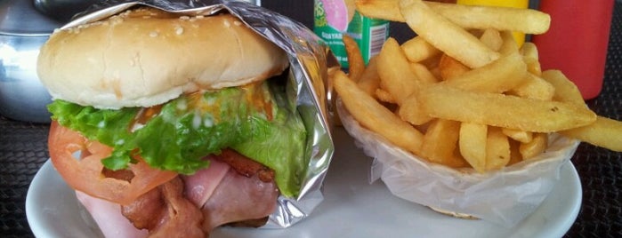 Ara's Burger is one of Kikitaさんのお気に入りスポット.