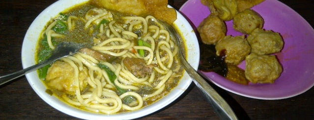 Bakso & Pangsit Juta Rasa is one of Tempat makan favorit.