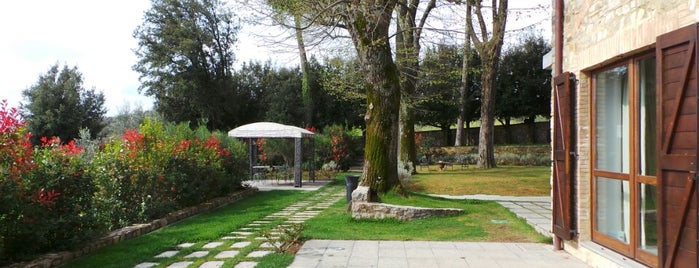 San Michele - Griffin's Resort is one of Le Cantine dell'Umbria.