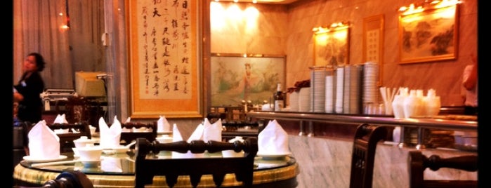 Mei Yuan Restaurant is one of Locais curtidos por Luca.