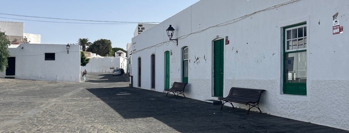 Villa de Teguise is one of Ciudades.